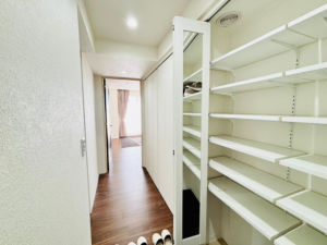 岸和田市港緑町、マンションの画像です