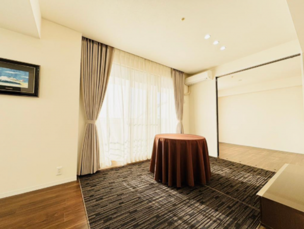 岸和田市港緑町、マンションの画像です