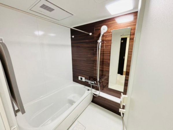 岸和田市港緑町、マンションの画像です