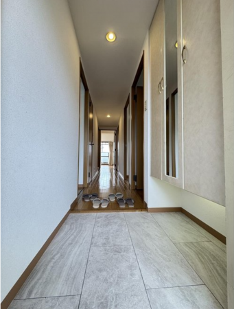 泉佐野市鶴原、マンションの画像です