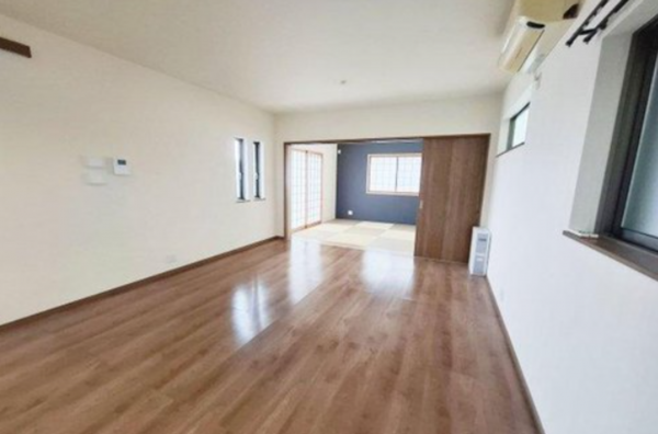 貝塚市窪田、中古一戸建ての画像です