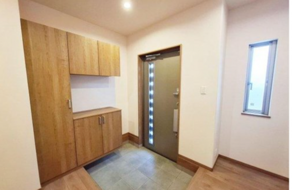 貝塚市窪田、中古一戸建ての画像です