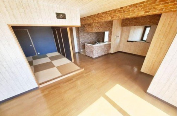 貝塚市清児、マンションの画像です