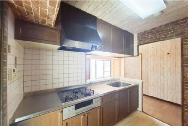 貝塚市清児、マンションの画像です