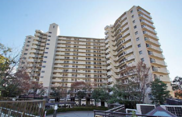 貝塚市清児、マンションの画像です