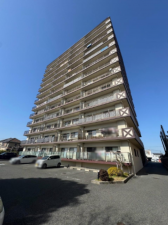 泉佐野市鶴原、マンションの画像です