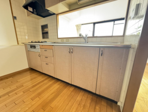 泉佐野市鶴原、マンションの画像です