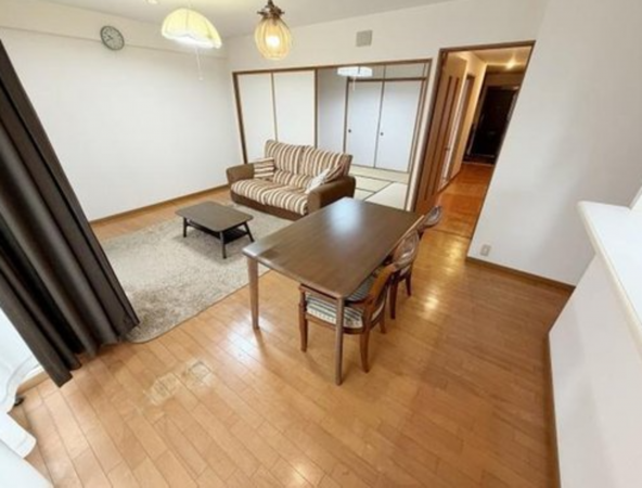 貝塚市清児、マンションの画像です