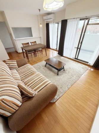 貝塚市清児、マンションの画像です