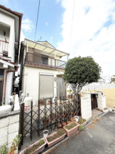 岸和田市上松町、中古一戸建ての画像です