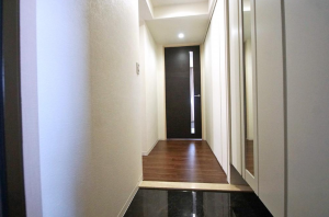 岸和田市港緑町、マンションの画像です