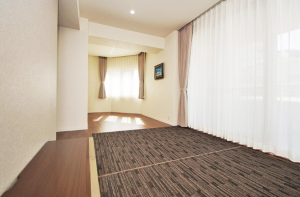 岸和田市港緑町、マンションの画像です