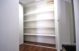 岸和田市港緑町、マンションの画像です