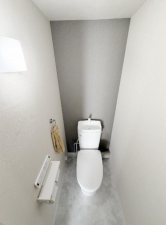 岸和田市港緑町、マンションの画像です