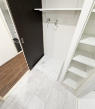 岸和田市港緑町、マンションの画像です