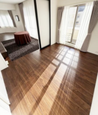 岸和田市港緑町、マンションの画像です