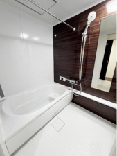 岸和田市港緑町、マンションの画像です