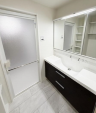 岸和田市港緑町、マンションの画像です