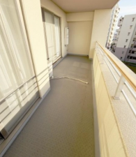 岸和田市港緑町、マンションの画像です