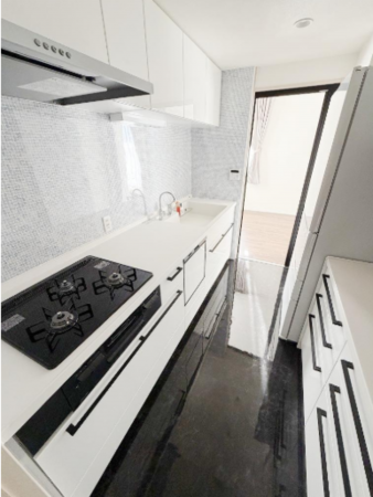 岸和田市港緑町、マンションの画像です