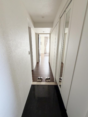 岸和田市港緑町、マンションの画像です