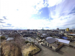泉佐野市鶴原、マンションの画像です