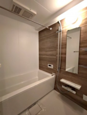 泉佐野市鶴原、マンションの画像です