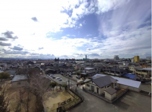 泉佐野市鶴原、マンションの画像です