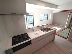 泉佐野市鶴原、マンションの画像です