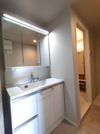 泉佐野市鶴原、マンションの画像です