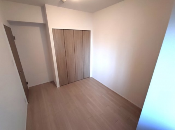 泉佐野市鶴原、マンションの画像です