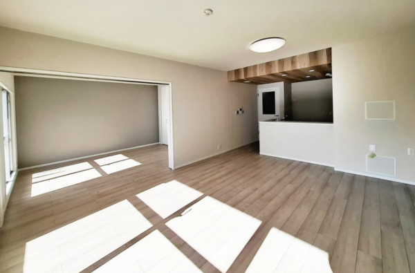 貝塚市地蔵堂、マンションの居間画像です