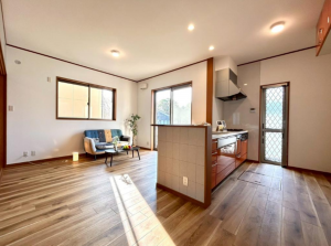 泉佐野市南中安松、中古一戸建ての画像です