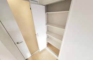 貝塚市海塚、マンションの画像です