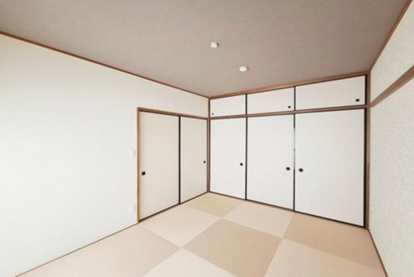 貝塚市海塚、マンションの画像です