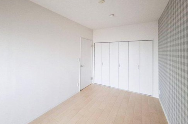 貝塚市海塚、マンションの画像です