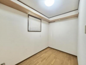 泉佐野市葵町、中古一戸建ての画像です