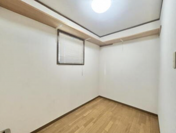 泉佐野市葵町、中古一戸建ての画像です