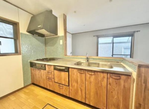 泉佐野市葵町、中古一戸建ての画像です