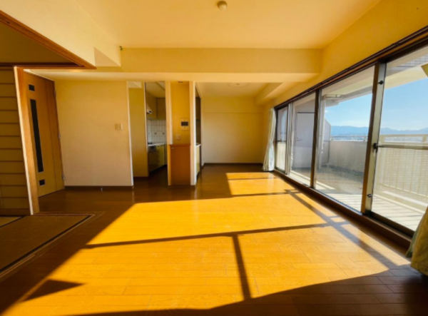 貝塚市福田、マンションの画像です