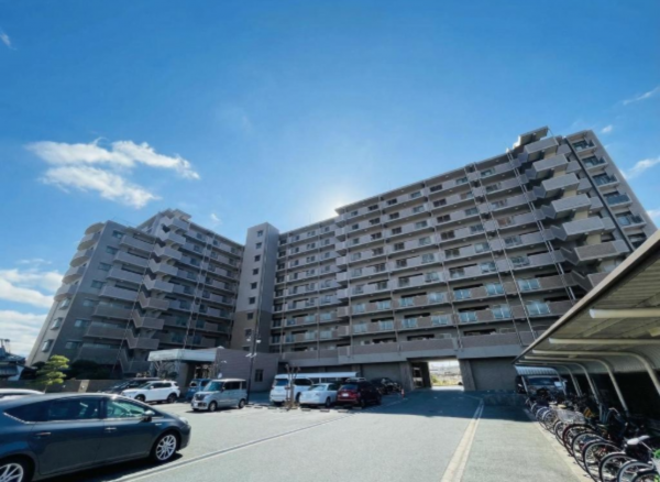 貝塚市福田、マンションの画像です