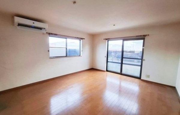 泉佐野市東羽倉崎町、中古一戸建ての画像です