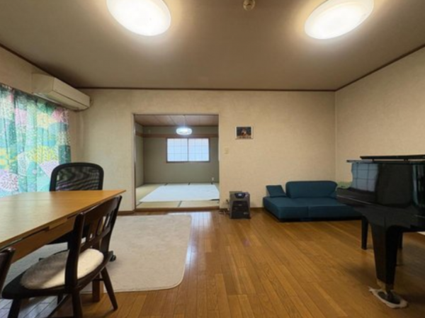 泉南郡熊取町若葉、中古一戸建ての画像です