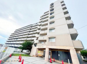 貝塚市澤、マンションの画像です