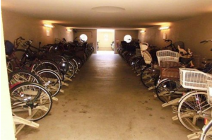 貝塚市海塚、マンションの画像です