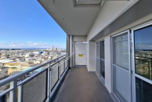 貝塚市海塚、マンションの画像です