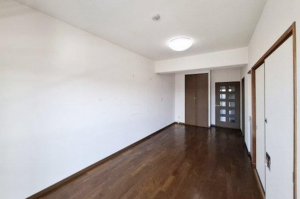 貝塚市海塚、マンションの画像です