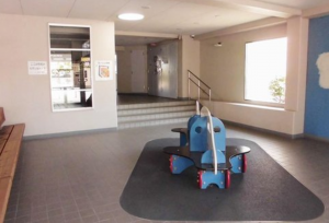 貝塚市海塚、マンションの画像です