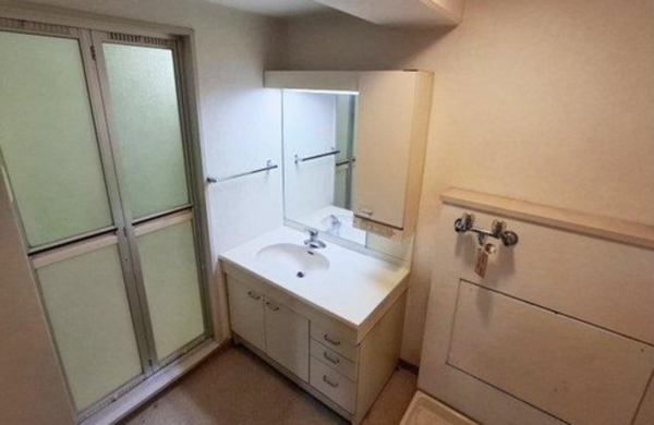 貝塚市海塚、マンションの画像です