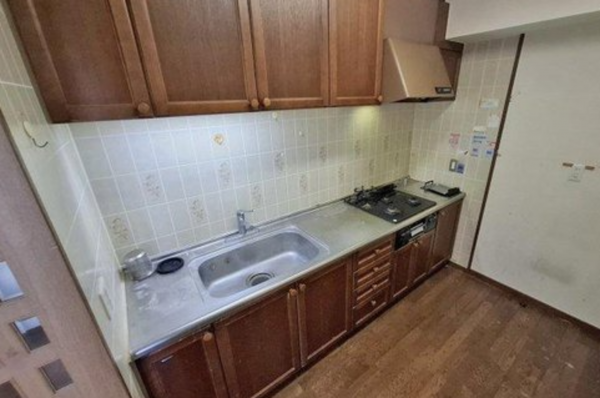 貝塚市海塚、マンションの画像です